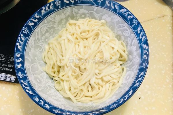 清汤牛腩面的做法图解3