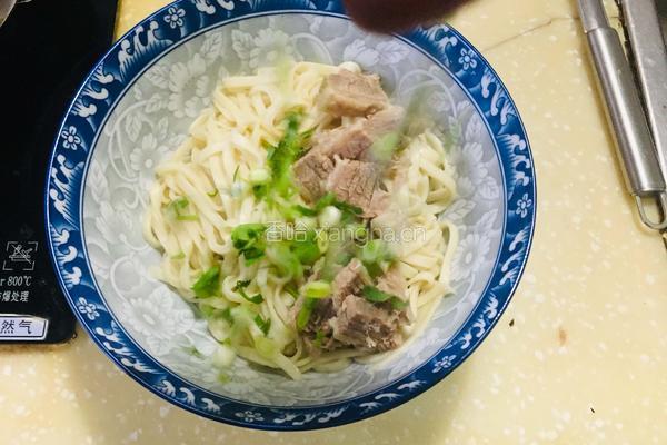 清汤牛腩面的做法图解4