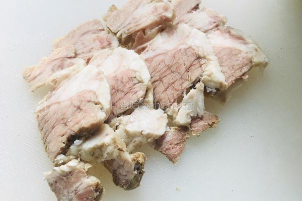 牛肉烩凉粉的做法图解1