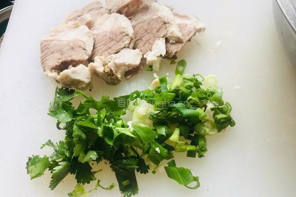 牛肉烩凉粉的做法图解2