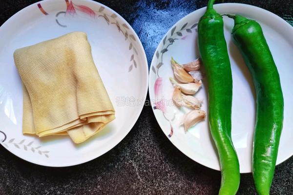 青椒炒千张的做法图解1