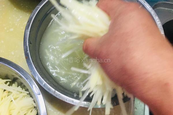 酸辣土豆丝的做法图解3