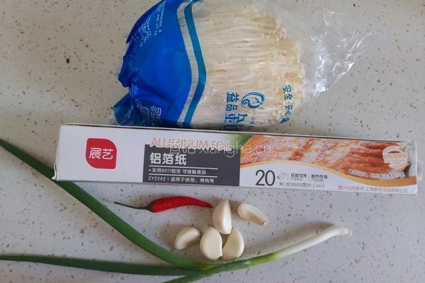 蒜蓉锡纸金针菇的做法图解1