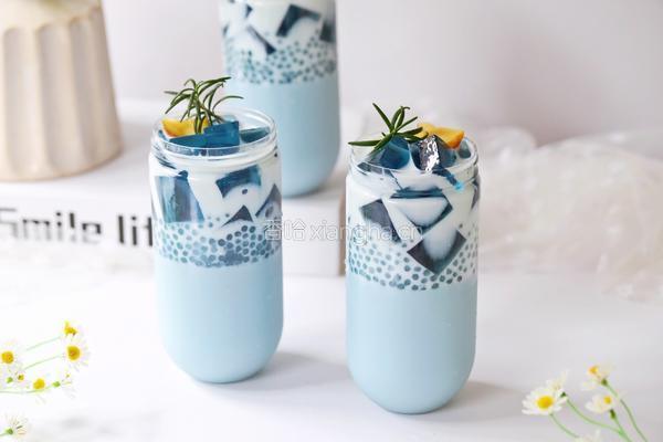 蝶豆花奶冻西米露
