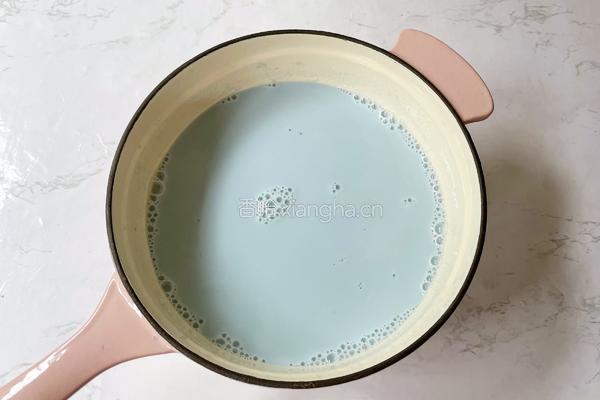 蝶豆花奶冻西米露的做法图解7