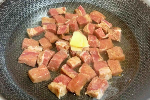 番茄牛腩炖土豆的做法图解3
