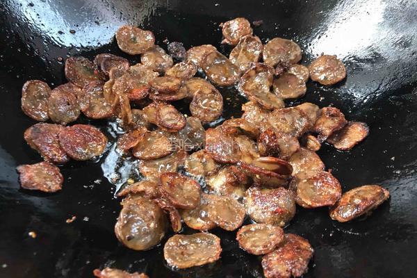 什锦腊肠焖饭的做法图解8