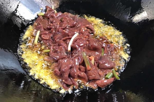 葱爆猪肝的做法图解9