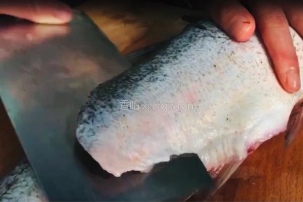 青菜鱼丸汤的做法图解1