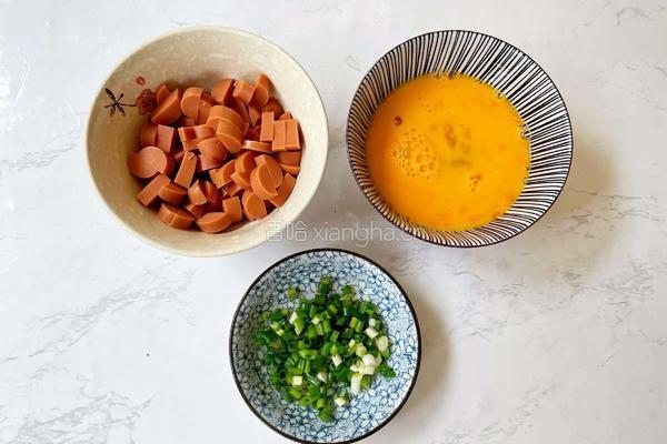 鸡蛋火腿炒饭的做法图解2