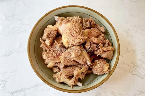 土豆焖鸭的做法图解4