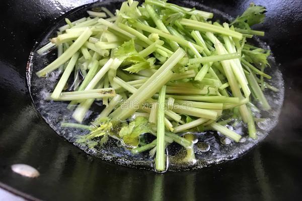 虾皮拌芹菜的做法图解9