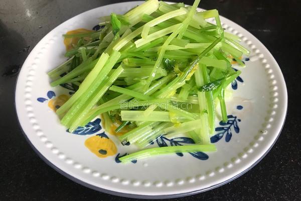 虾皮拌芹菜的做法图解12