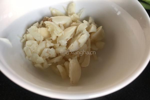 蒜香豆角的做法图解2