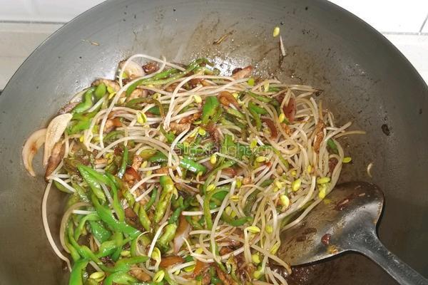 肉丝炒乌冬的做法图解4