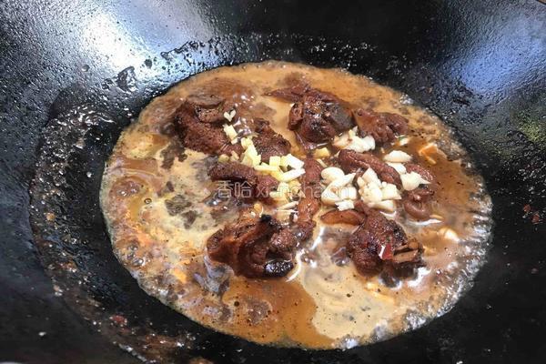 土豆烧鸭肉的做法图解7