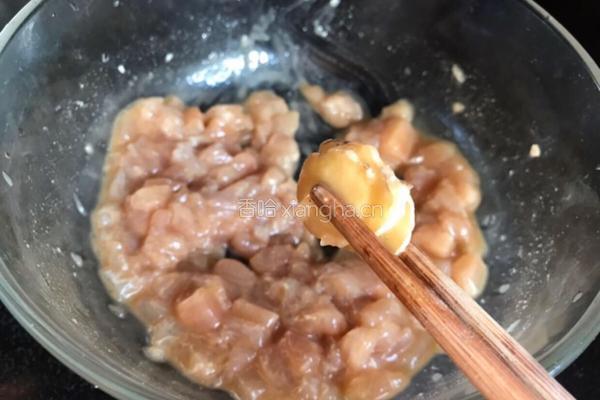 胡萝卜黄瓜鸡肉饼的做法图解2