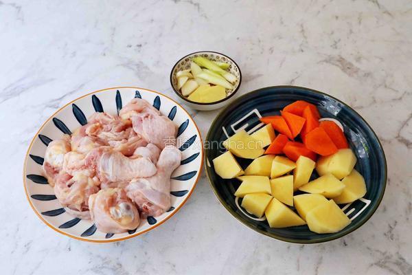 鸡腿炖土豆的做法图解2