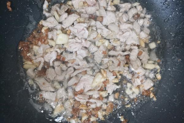 肉沫鸡蛋炒洋葱豆角的做法图解2