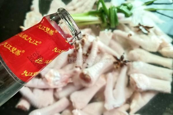 雪碧鸡爪的做法图解1