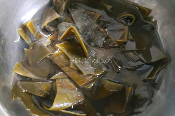 松茸土豆海带炖鸡翅根的做法图解5