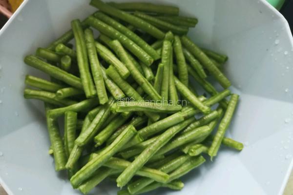 豆角蒸卤面的做法图解3