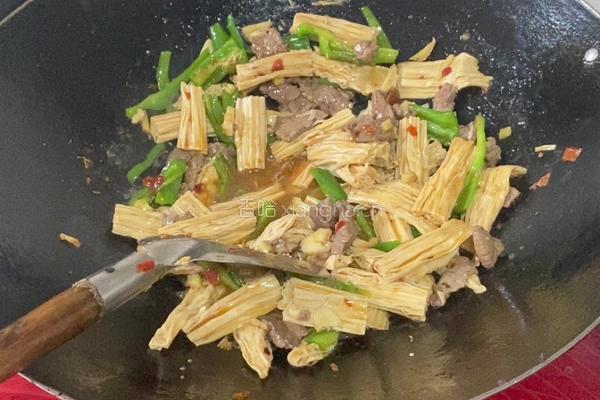 腐竹炒肉的做法图解5