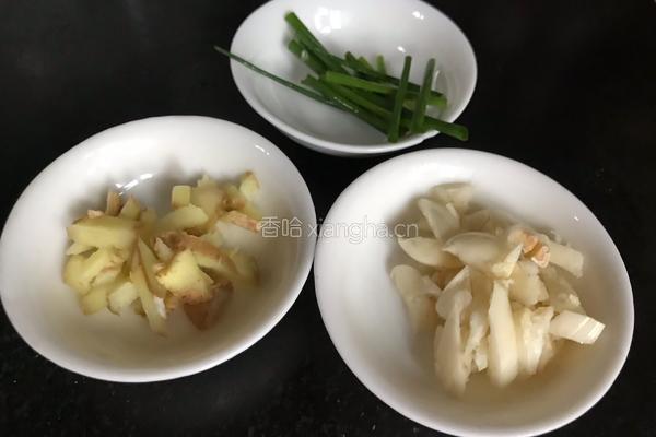 土豆炖鸡腿肉的做法图解4