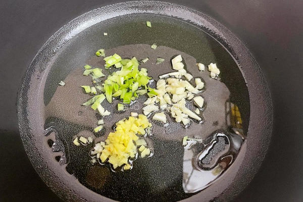 青椒炒牛肉的做法图解5