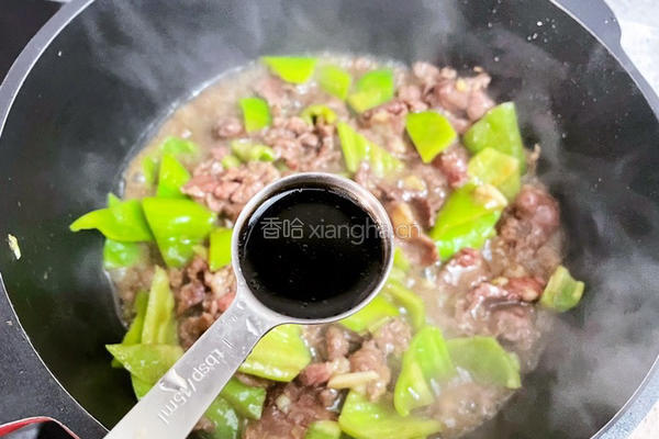 青椒炒牛肉的做法图解8