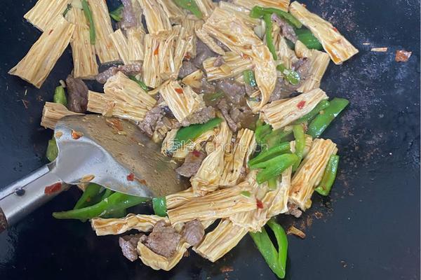 腐竹炒肉的做法图解5