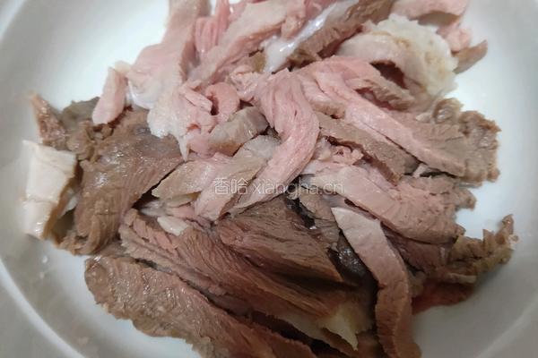 杏鲍菇炒肉的做法图解2