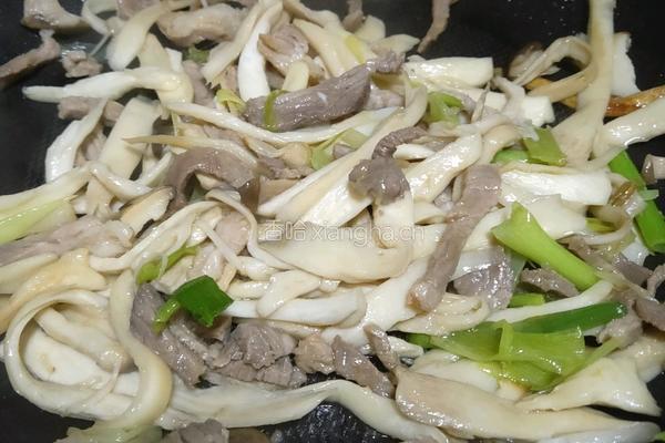 杏鲍菇炒肉的做法图解8