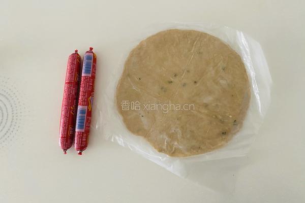 手抓饼卷烤肠的做法图解1
