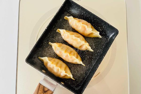 10分钟搞定好吃又营养的抱蛋煎饺的做法图解3
