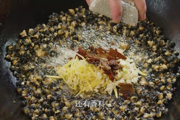 夏天来了 趁着下田 做了个香辣田螺酱的做法图解9