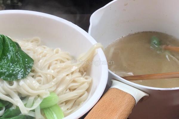 小白菜瘦肉面条的做法图解7