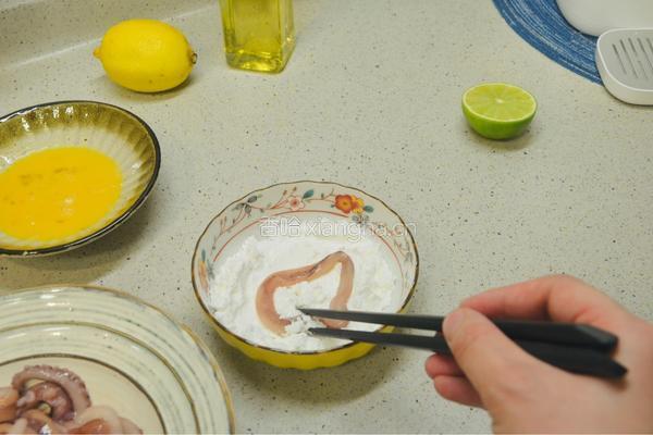 香炸鱿鱼圈的做法图解2
