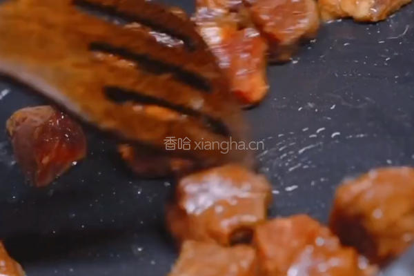 金蒜牛肉粒的做法图解5