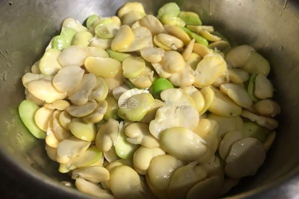 韭菜蚕豆炒鸡蛋的做法图解2