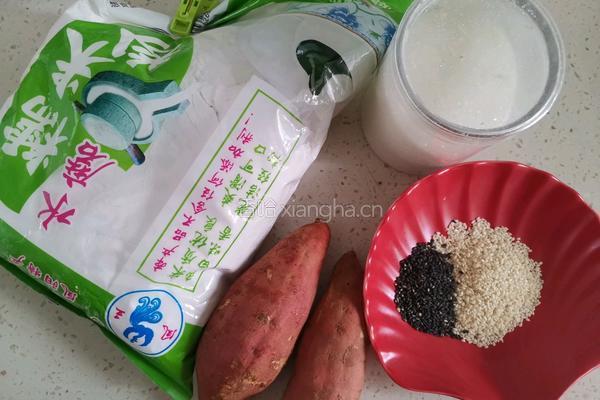 红薯芝麻饼的做法图解1