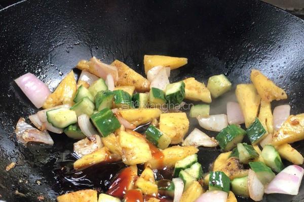 菠萝炒鸡肉的做法图解13