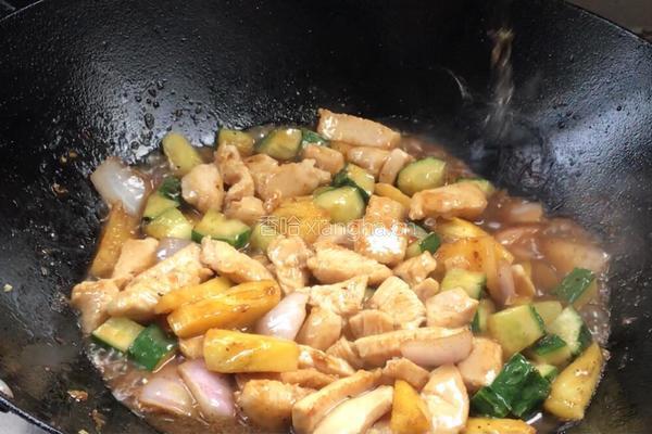 菠萝炒鸡肉的做法图解15