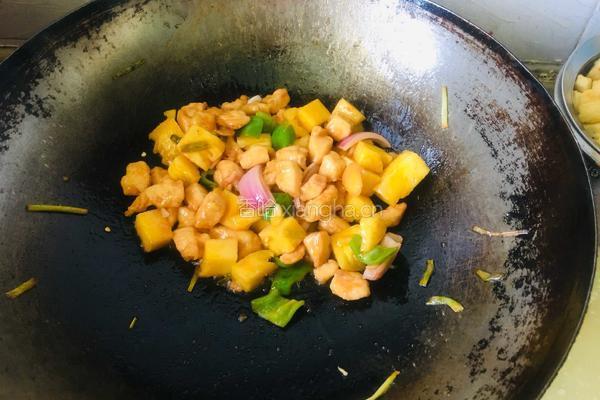 菠萝咕噜肉的做法图解6