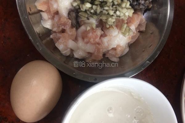 汕尾的特色菜，咸鱿鱼蒸五花肉的做法图解3