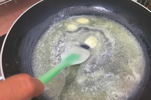 抹茶牛轧糖的做法图解2