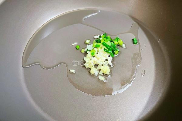 杏鲍菇炒鸡丁的做法图解4
