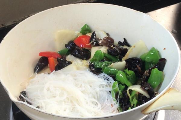 木耳炒粉丝的做法图解14