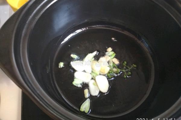 小白菜枸杞豆腐汤的做法图解12