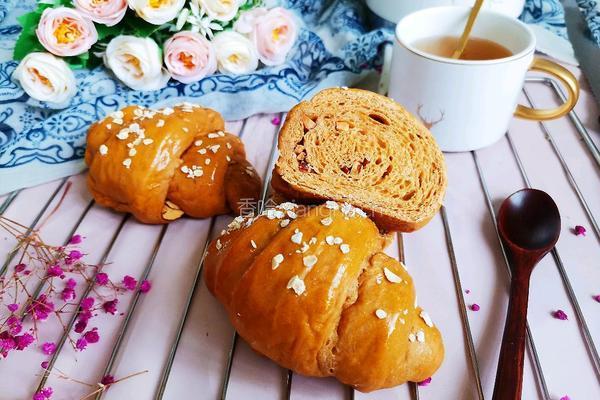红糖红枣面包卷的做法图解18